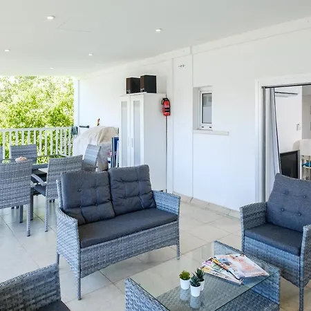 Lovely 2 Bedroom Vacation Kohili - 3 Min Walk