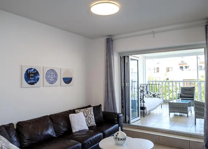 Lovely 2 Bedroom Vacation Kohili - 3 Min Walk Apartman