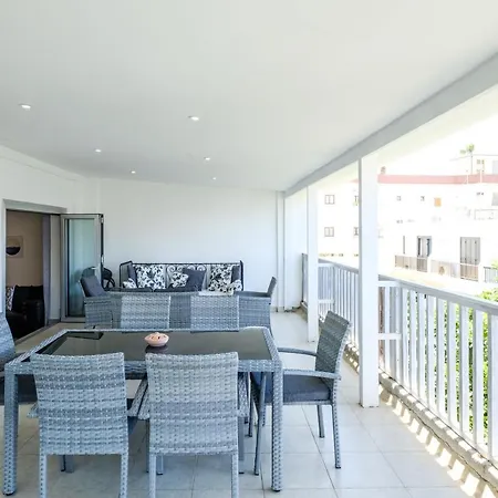 Lovely 2 Bedroom Vacation Kohili - 3 Min Walk Apartment