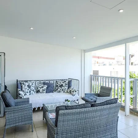 Apartment Lovely 2 Bedroom Vacation Kohili - 3 Min Walk *