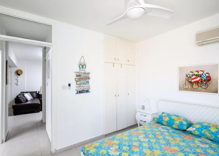 Lovely 2 Bedroom Vacation Kohili - 3 Min Walk * Paralimni